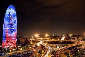 Небоскреб Торре Агбар - ночная съемка (Барселона)
