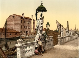 Статуя Девы Марии на острове Кьоджа (Isola di Chioggia - итал.) (Венеция)