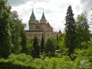 Бойницкий замок, вид со стороны парка (Словакия)