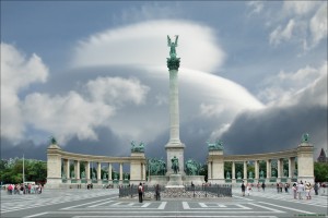 Памятник Тысячелетию Венгрии на площади Героев