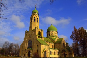 Покровская церковь в Пархомовке поражает интересной "неславянской" архитектурой