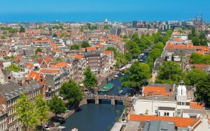 Вид на Амстердам с высоты полета.