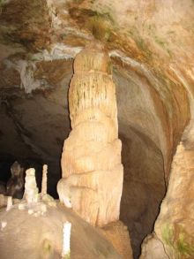 Мраморная пещера. Пизанская башня
