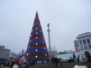 Конусообразная ёлка в Киеве в Новый 2011-2012 год