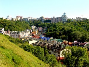 Вид на район "Воздвиженка" с Замковой горы (Киев и область)