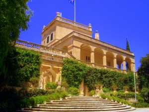 Сад Сан-Антон. Дворец - постоянная резиденция президента Мальты