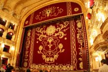 Занавес сцены Одесского Оперного