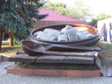 Памятник галушкам в Полтаве (Полтава и область)