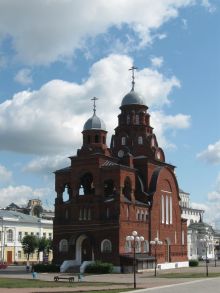 Троицкая церковь и музей хрусталя во Владимире