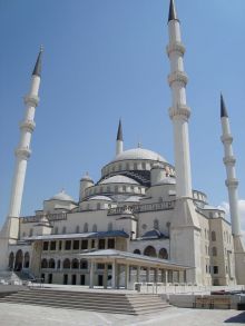Мечеть Коджатепе - самая большая мечеть Анкары