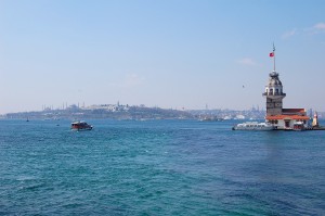Девичья башня, Кыз кулеси. С ней связано несколько романтических легенд, это один из символов Стамбула
