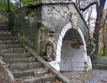 Грот в парке Высокий замок (Львов и область)