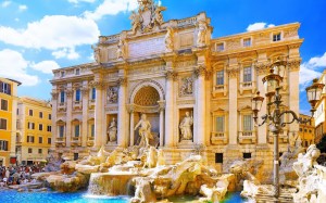 Грандиозный фонтан Треви в Риме