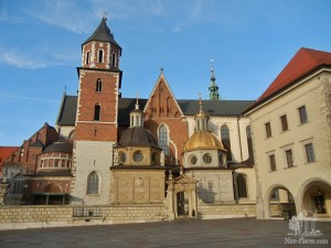 Вид на Вавельский кафедральный собор (Польша)