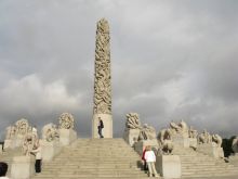 Осло. Монумент в парке Фрогнер. Работы скульптора Густава Вигеланда. 