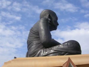 Скульптура Монаха
