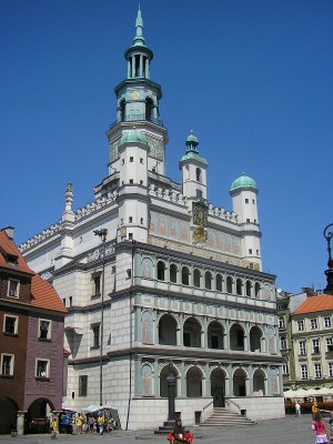 Городская ратуша на площади Рынок (Польша)