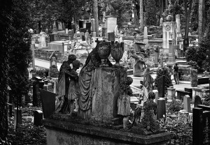 На Лычаковском кладбище более 500 скульптур