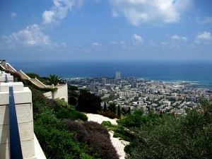 Вид на нижнюю Хайфу с горы Кармель (Израиль)