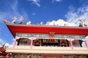 Роскошная пагода - центр буддизма в Районге