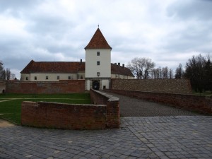 Средневековая крепость Надашти в Шарваре – культурное наследие венгерского народа (Венгрия)