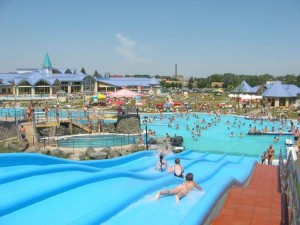 Термальный курорт в Шарваре. Аквапарк и огромный бассейн (Венгрия)