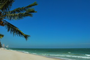 Пляж тайского курорта Ча-Ам