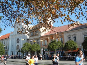 Теплая осень и международный марафон на Главной улице Кошиц