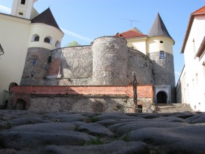 Мукачевский замок крупным планом (Карпаты и Закарпатье)