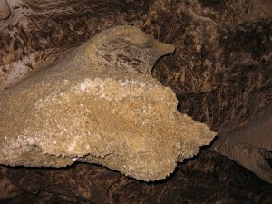 Пещера Кристаллическая - считается красивейшей пещерой Украины