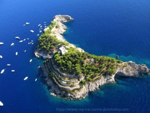 Группа островов архипелага Ли Гали, находящегося недалеко от Позитано