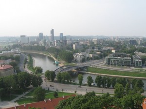 Вид на Вильнюс с башни Гедиминаса (Прибалтика)