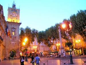 Aix-en-Provence, Ратуша и площадь в подсветке (Франция)