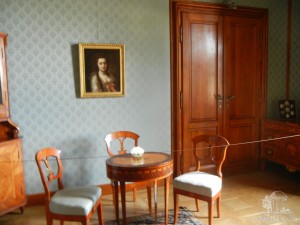 Синяя комната и портретом княгини Каролины Лихтенштейн
