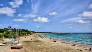 Кристально чистый пляж Ses Salines на Ибице