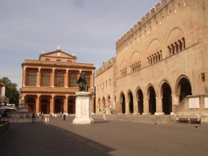 Центральная площадь Римини — площадь Кавур