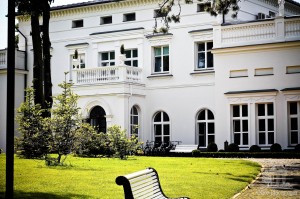 Отель "Schloss" в Янтарном. Здесь постоянно останавливаются прибывшие иностранцы и VIP. Именно на этом месте когда-то стоял шикарный особняк самого Беккера. (Европейская часть России)