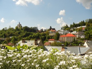 Утопающая в зелени и цветах Банская Штявница (Словакия)