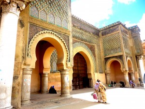 Мекнес, крепостные стены города (Марокко)