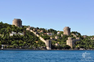 Крепость Румели у берегов Босфора в Стамбуле (Турция)