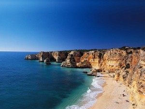 Дикие и завораживающие пейзажи пляжей Алгарве (Португалия)