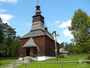 Деревянная церковь Архангела Михаила в скансене Стара Любовня (Словакия)