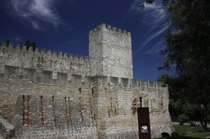 Стены крепости Святого Георгия (Португалия)