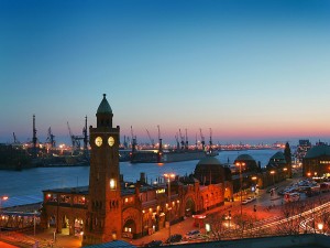 Гамбург – портовый город, с третьей по величине гаванью в мире после Лондона и Нью-Йорка (Германия)