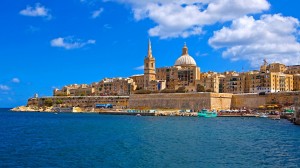 Вид на столицу Мальты - Валетту со стороны Средиземного моря