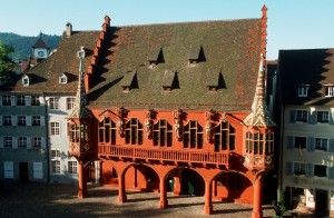 Торговый дом, одно из красивейших зданий Фрайбурга (Германия)
