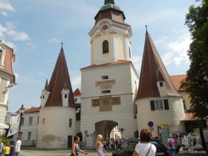 Символ Кремса — средневековые ворота Штайнер-Тор (Австрия)