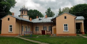 Одно из сокровищ Черновицкой области - дворец в Черторие (Карпаты и Закарпатье)