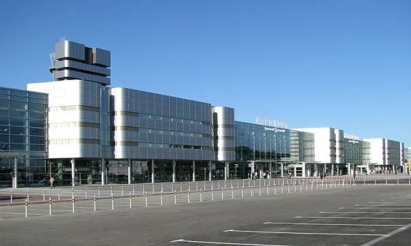 Задержки рейсов в Екатеринбурге и Челябинске достигают 12–14 часов из-за «ковра» Задержки рейсов в Екатеринбурге и Челябинске достигают 12–14 часов из-за «ковра»