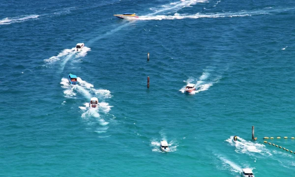 Операторы катеров в Паттайе пообещали туристам не поднимать цены из-за подорожания топлива Операторы катеров в Паттайе пообещали туристам не поднимать цены из-за подорожания топлива